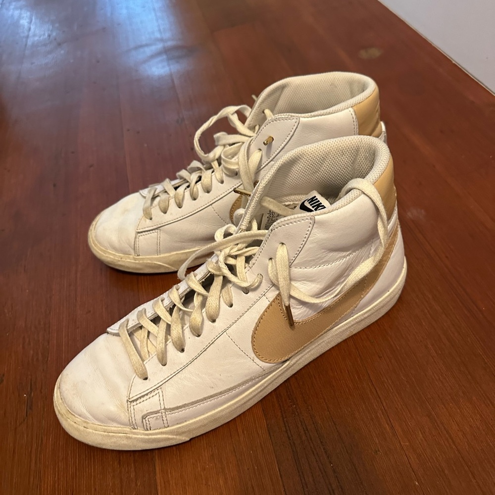 Men’s Nike Blazers in White and Tan